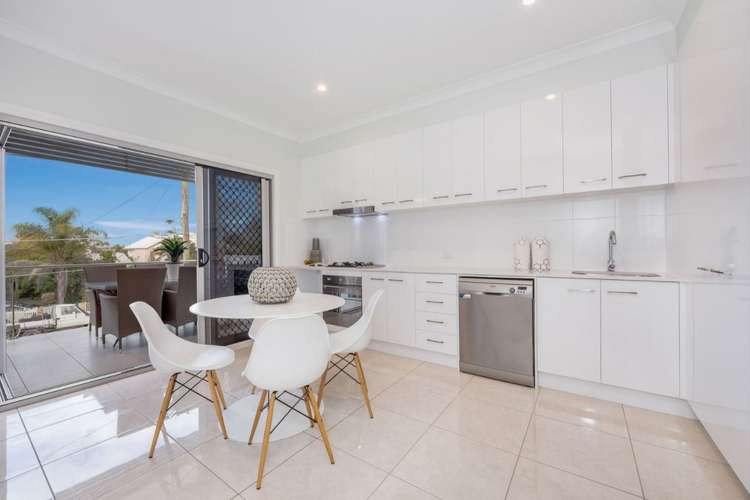2/165 Stratton Terrace, Manly QLD 4179