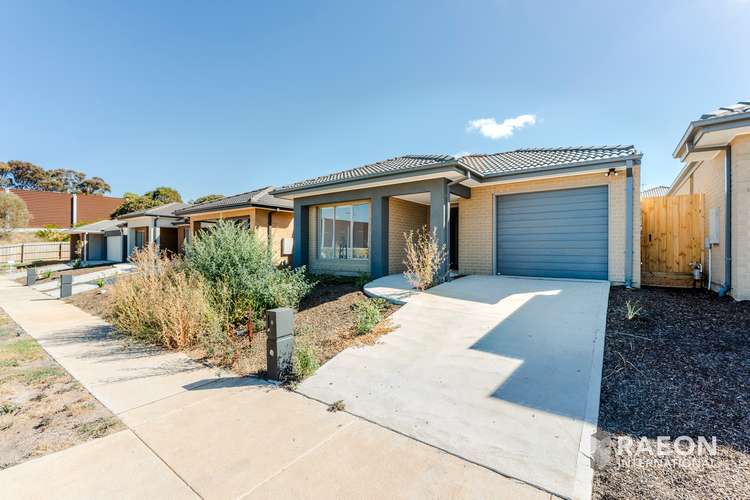Main view of Homely house listing, 8 Gao Circuit, Darley VIC 3340