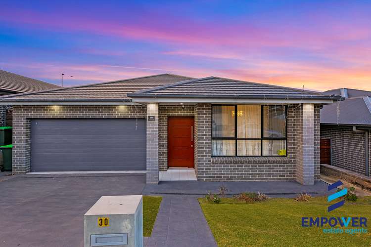 30 Crowley Boulevard, Claymore NSW 2559