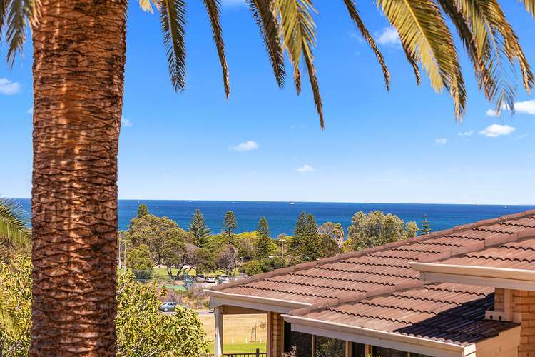 1 Howick Court, Coogee WA 6166