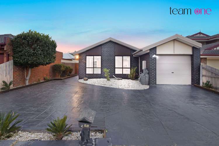 4 Derribong Court, Delahey VIC 3037