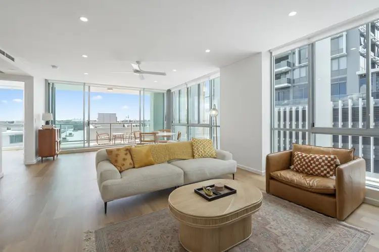 1 Como Crescent