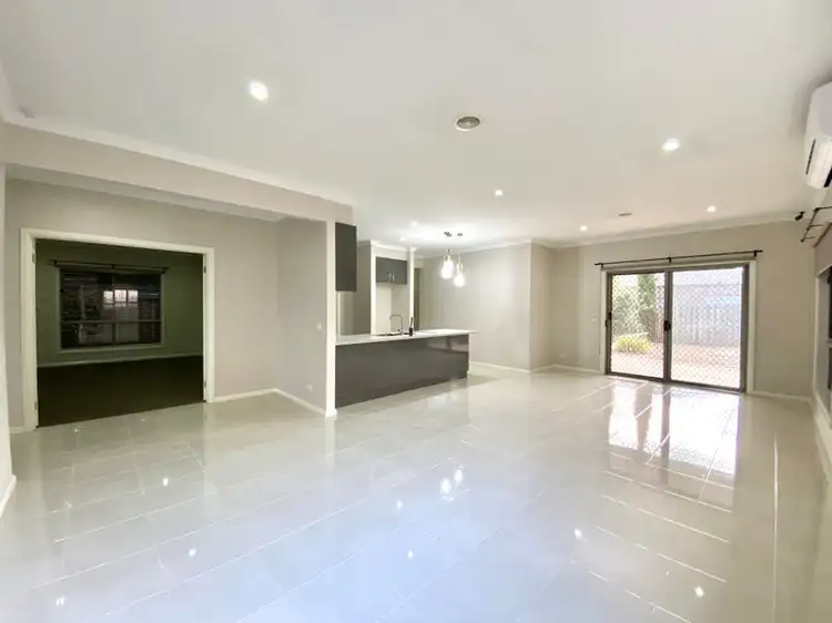 Second view of Homely house listing, 7 Noranda Circuit, Harkness VIC 3337