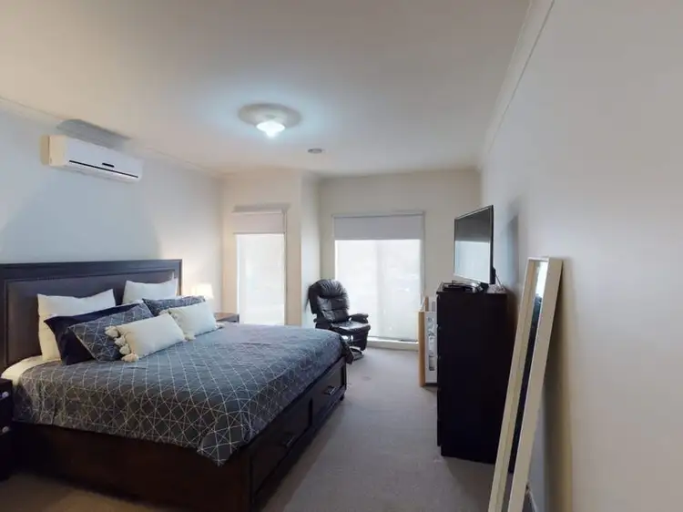 Fifth view of Homely house listing, 20 Perry Circuit, Cranbourne North VIC 3977