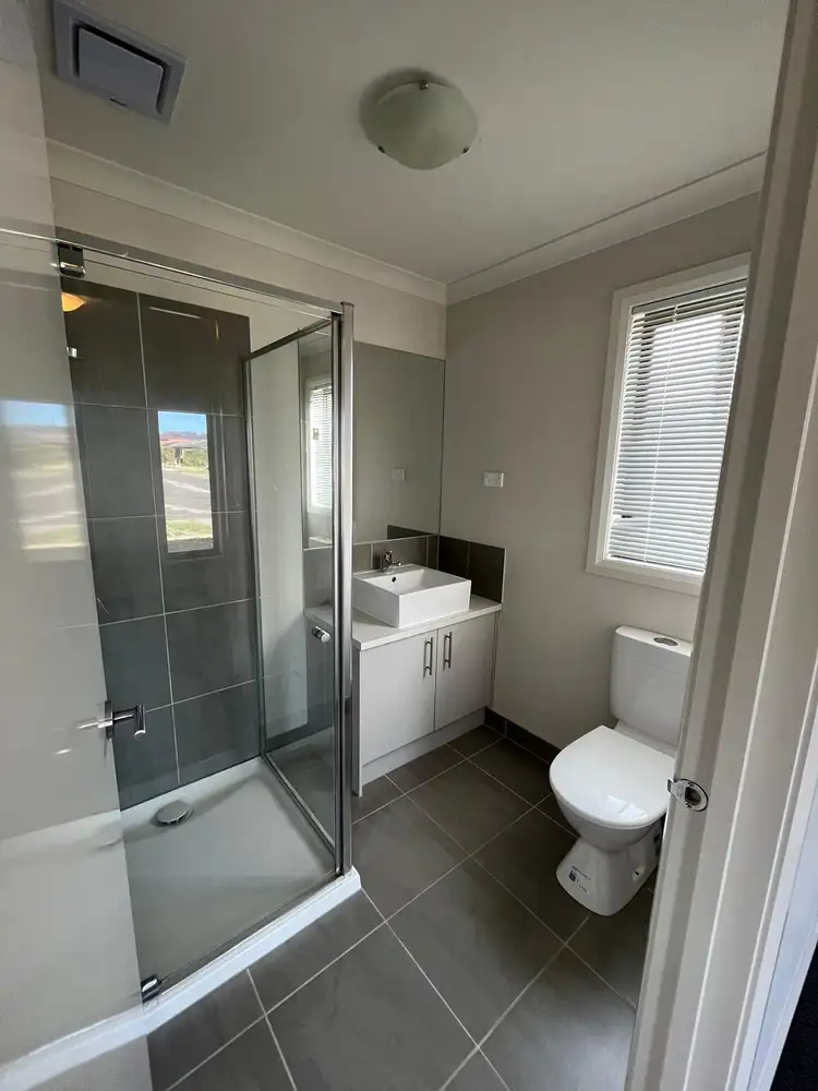 Fifth view of Homely house listing, 2 Leon Drive, Weir Views VIC 3338