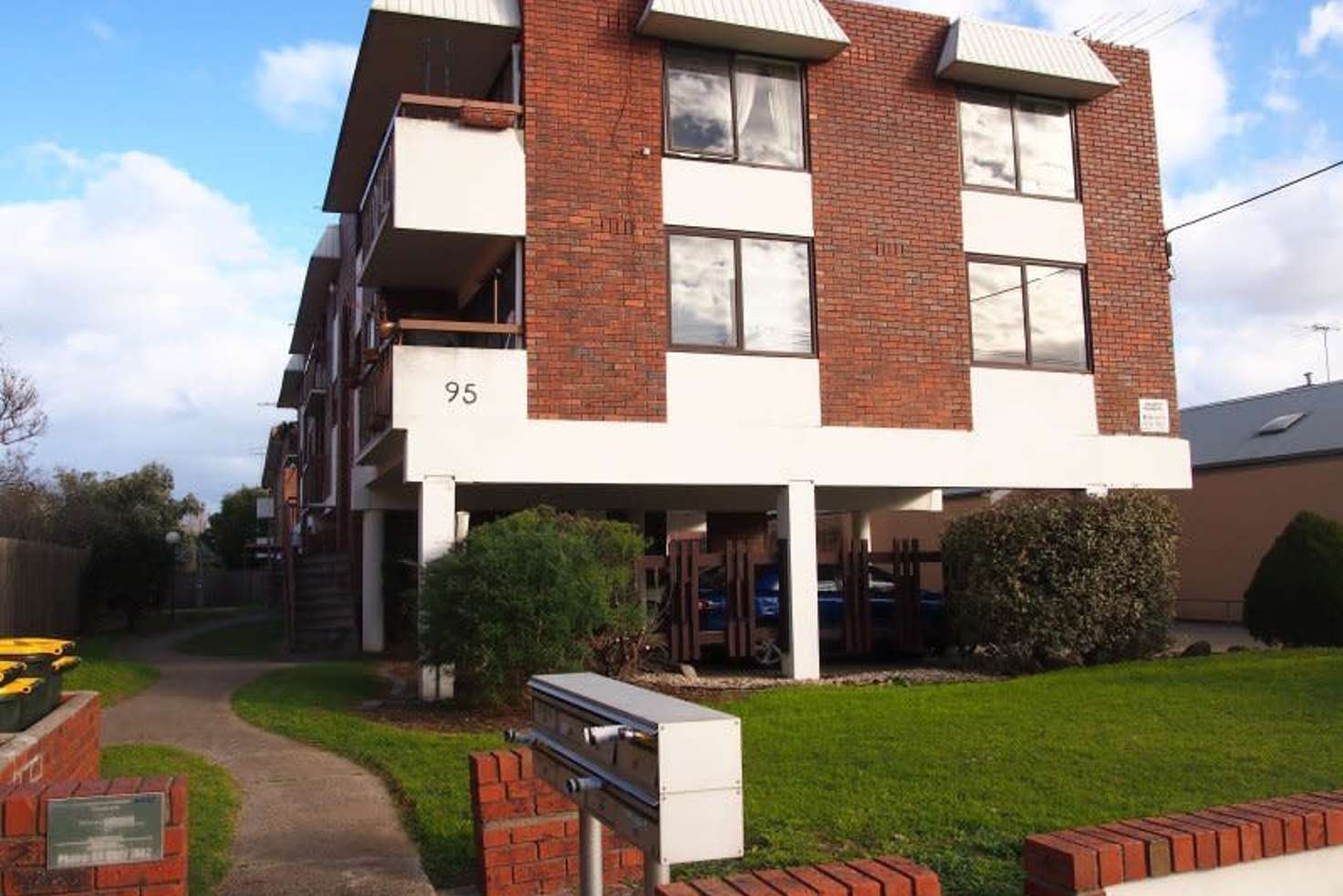 Main view of Homely unit listing, 4/95 St Leonards Road, Ascot Vale VIC 3032