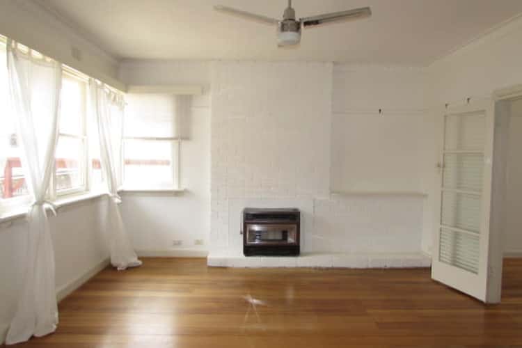 Second view of Homely house listing, 2/14 Yeats Street, Castlemaine VIC 3450