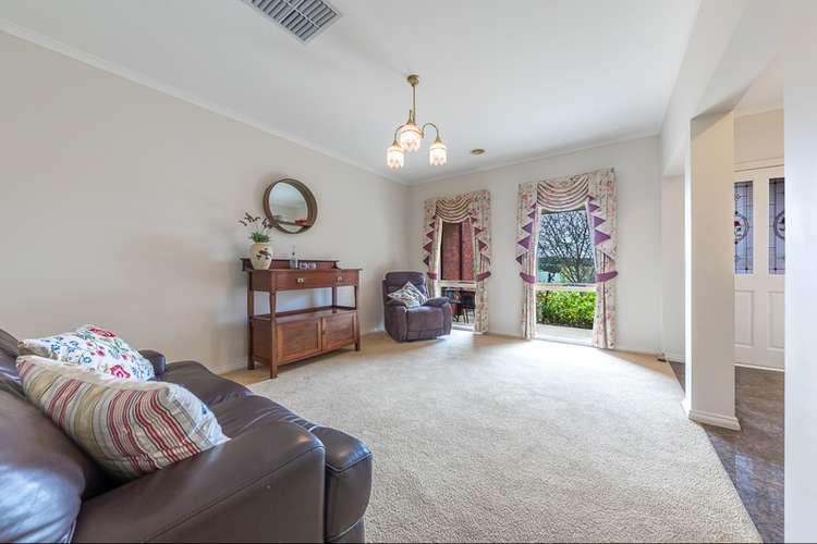 Fifth view of Homely house listing, 2 Larissa Close, Romsey VIC 3434