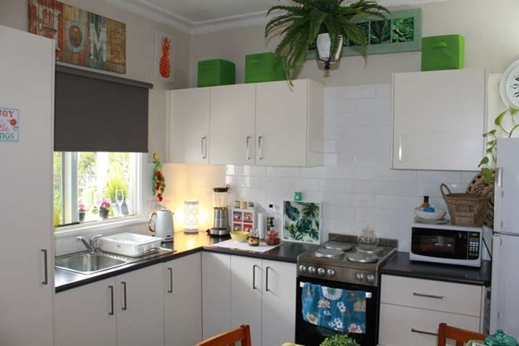 Second view of Homely unit listing, 1/461 CAROLINE AVENUE, Albury NSW 2640