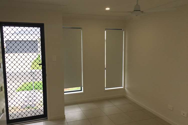 Fourth view of Homely semiDetached listing, 2/18 Goal Crescent, Griffin QLD 4503