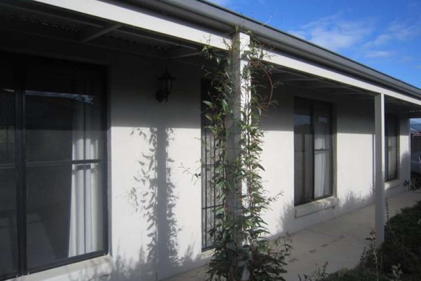 Main view of Homely townhouse listing, 4/77 Elizabeth Street, Castlemaine VIC 3450