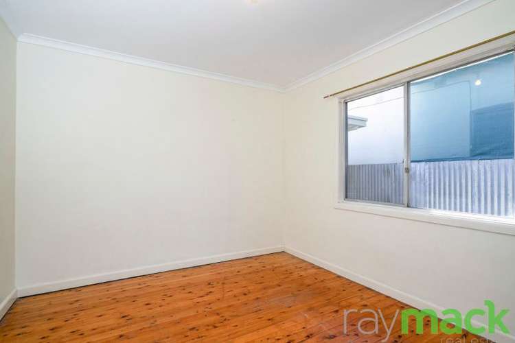 Fifth view of Homely unit listing, 2/517 Crisp Street, Albury NSW 2640