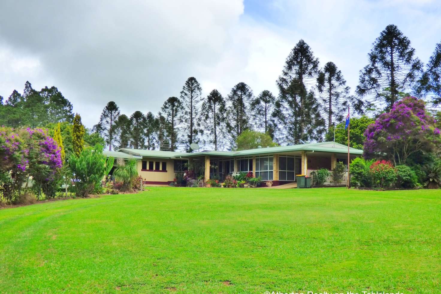 Main view of Homely acreageSemiRural listing, 10 Kidd Close, Malanda QLD 4885