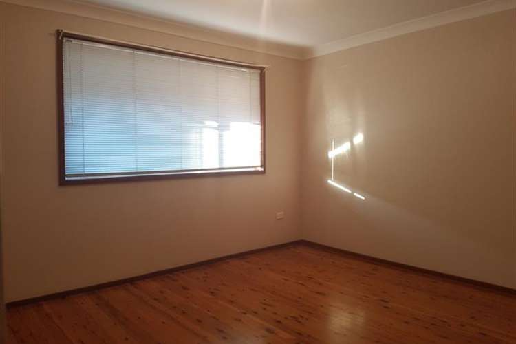 Fourth view of Homely unit listing, 2/253 Shellharbour Road, Barrack Heights NSW 2528