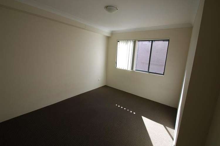 Fifth view of Homely apartment listing, 6/10 Jubilee Avenue, Carlton NSW 2218
