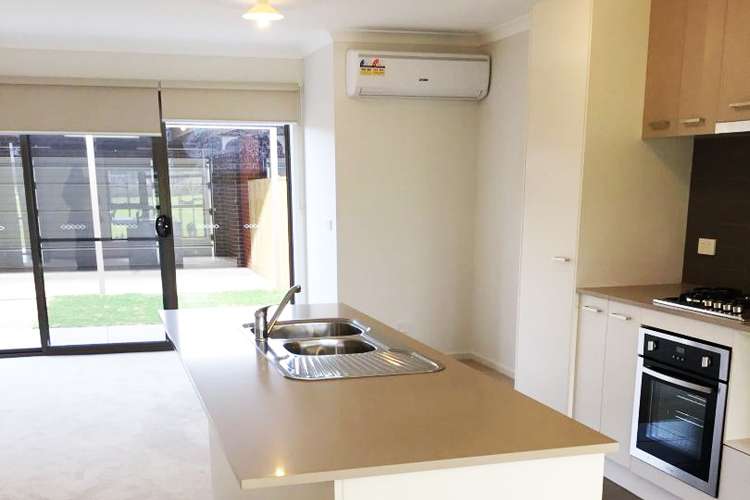 Main view of Homely townhouse listing, 11 Dovetail Walk, Tarneit VIC 3029