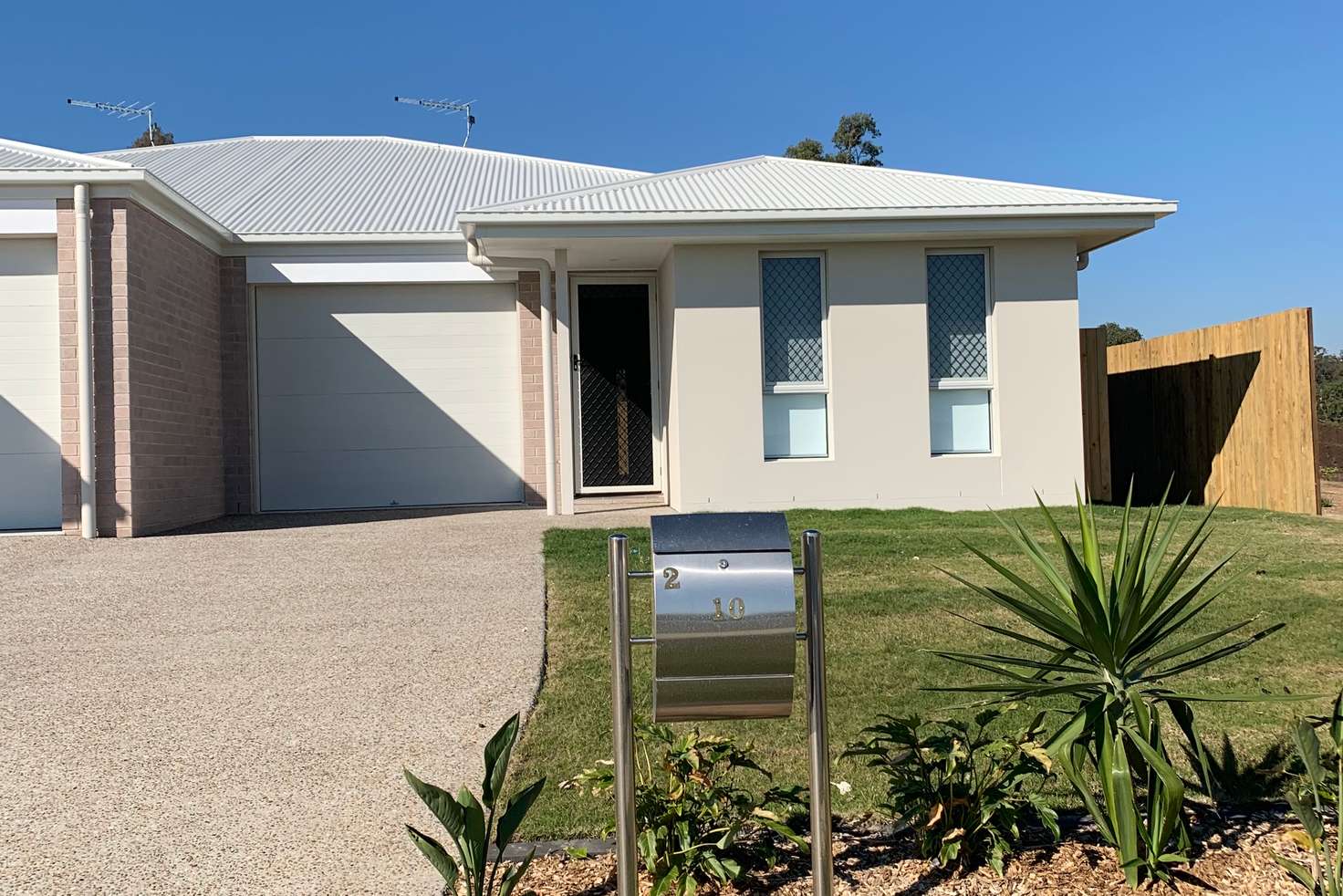 Main view of Homely semiDetached listing, 2/10 Meadow View Drive, Beaudesert QLD 4285