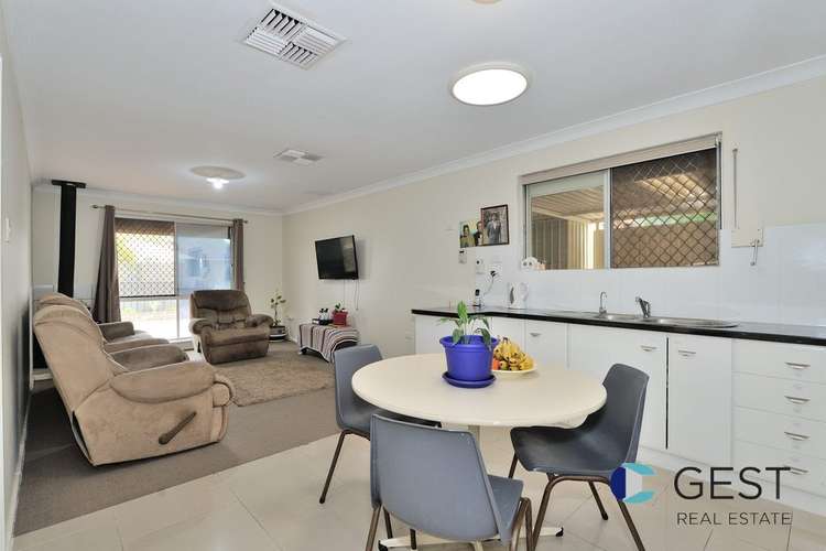 Third view of Homely house listing, 2 WOODBRIDGE CLOSE, Swan View WA 6056