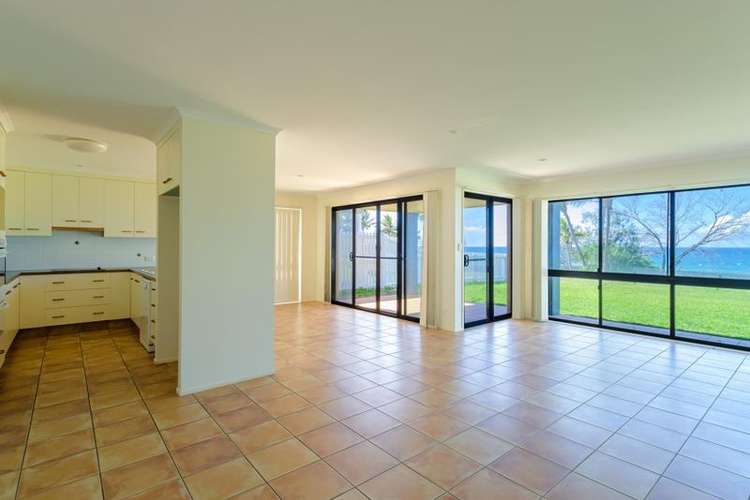 Fifth view of Homely house listing, 4 Chantelle Circuit, Coral Cove QLD 4670