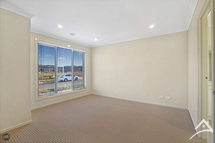 Second view of Homely house listing, 19 Cassinia Circuit, Tarneit VIC 3029