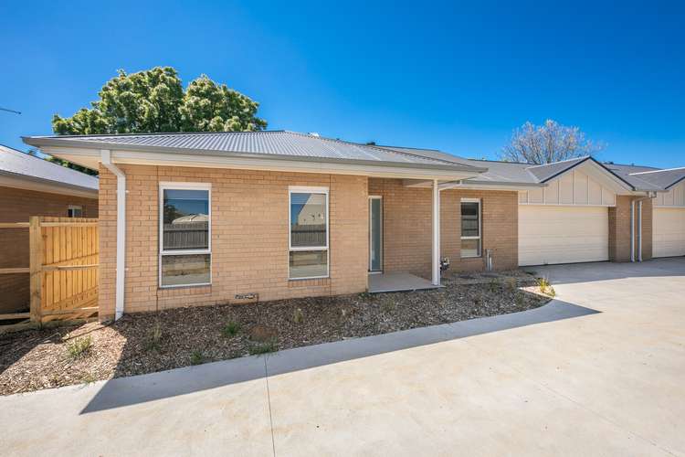 Main view of Homely unit listing, 2/22 Stawell Street, Romsey VIC 3434