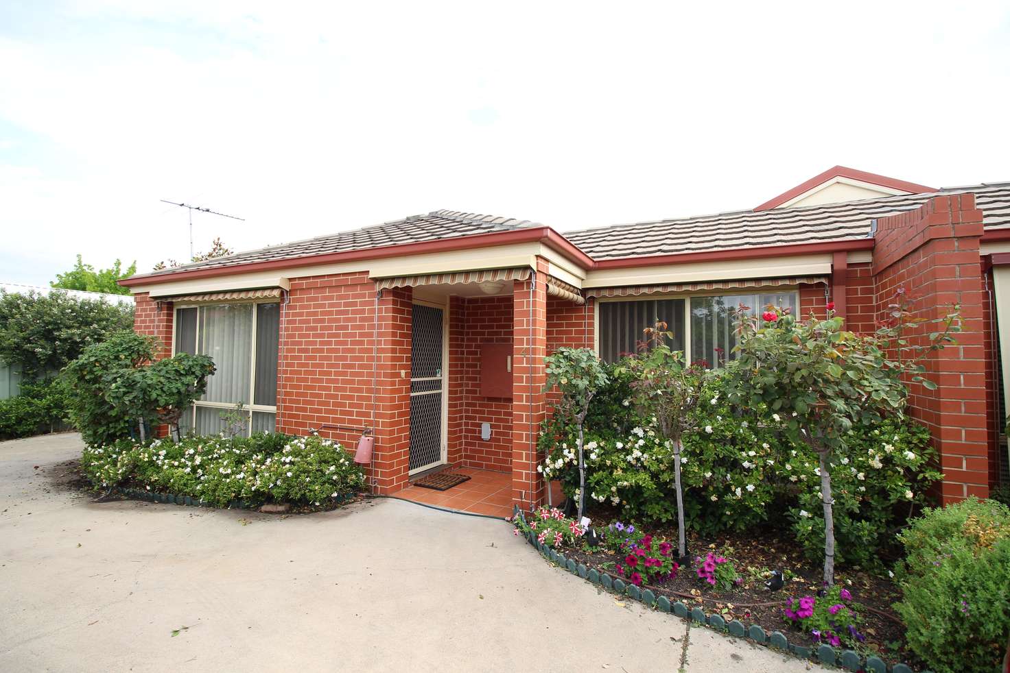 Main view of Homely townhouse listing, 4/214 Beechworth Road, Wodonga VIC 3690