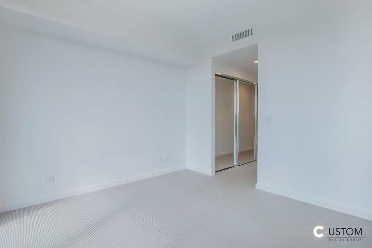 Sixth view of Homely unit listing, 302/9 MARKERI STREET, Mermaid Beach QLD 4218