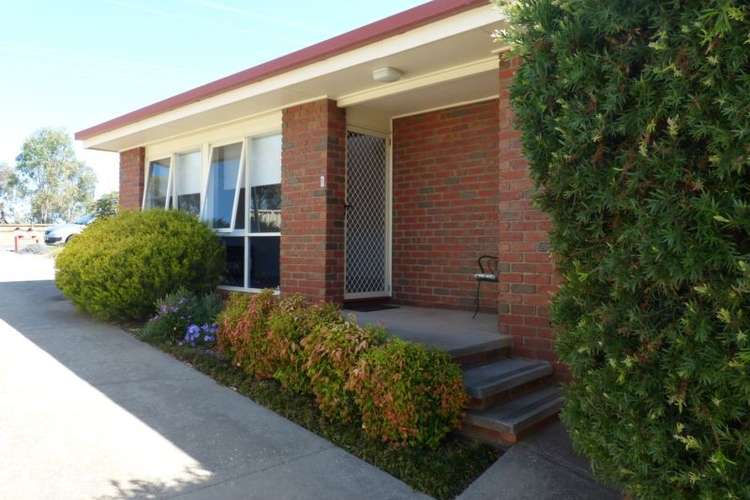 Main view of Homely townhouse listing, 1/383 Day Street, Albury NSW 2640