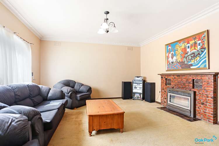 Fourth view of Homely house listing, 2 Hermione Avenue, Oak Park VIC 3046