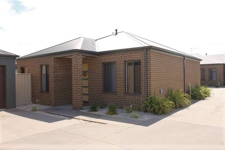 Main view of Homely townhouse listing, 2/94 MITCHELL STREET, Wodonga VIC 3690