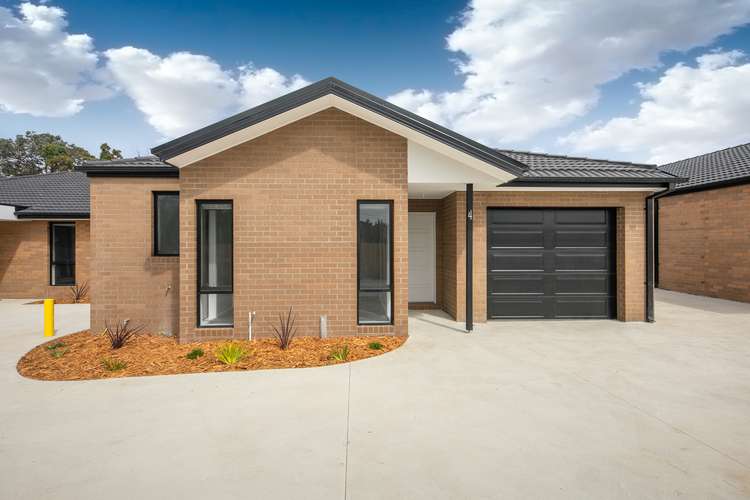 Main view of Homely unit listing, 4/17 Regan Drive, Romsey 3434, Romsey VIC 3434