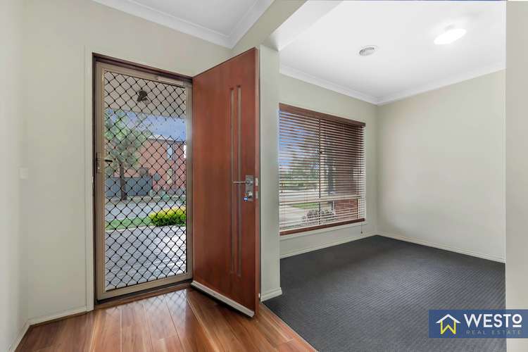 16 Sinclair Green, Derrimut VIC 3026