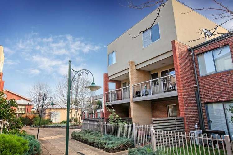 Main view of Homely townhouse listing, 8 Ribbony Walk, Maribyrnong VIC 3032