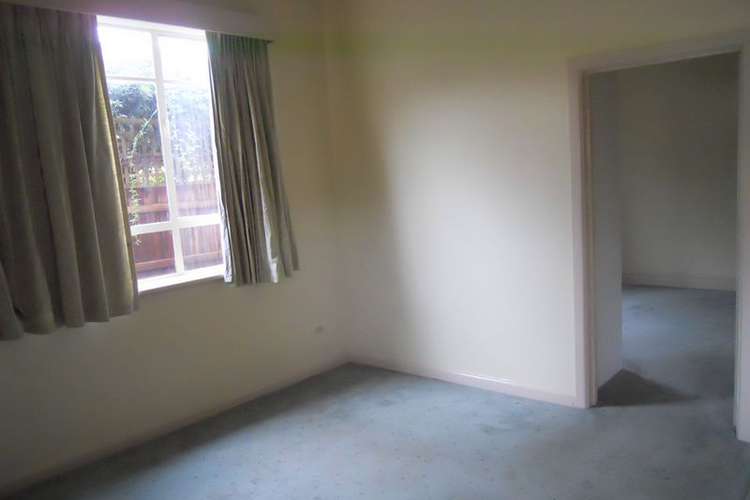 Fourth view of Homely apartment listing, 2/118 Kilby Road, Kew East VIC 3102