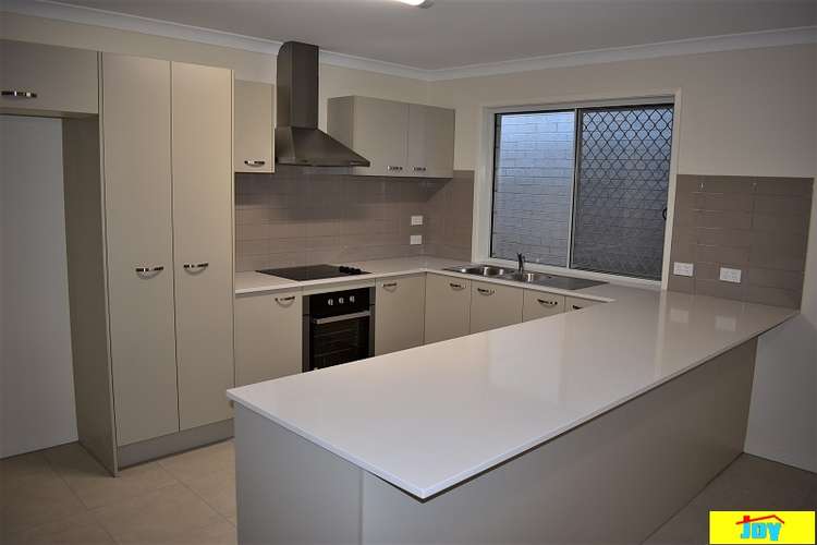 Fifth view of Homely house listing, 17 PIPET CRESCENT, Pallara QLD 4110