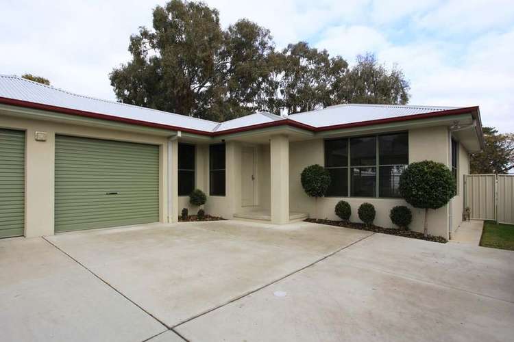 Main view of Homely townhouse listing, 429B Solomon Street, West Albury NSW 2640