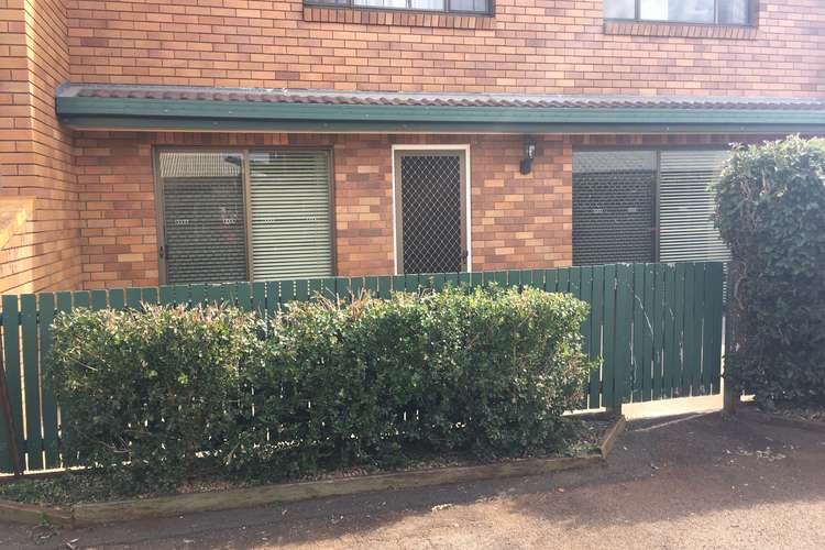 Main view of Homely unit listing, 2/20 Cambridge Street, Harristown QLD 4350