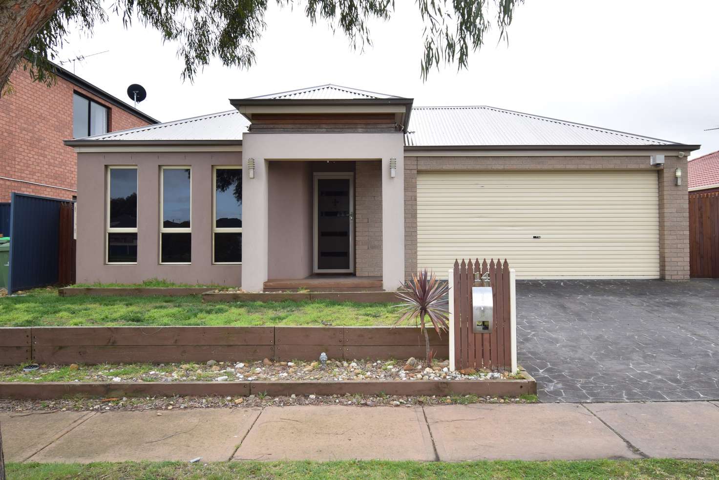 Main view of Homely house listing, 14 Laurina Link, Pakenham VIC 3810