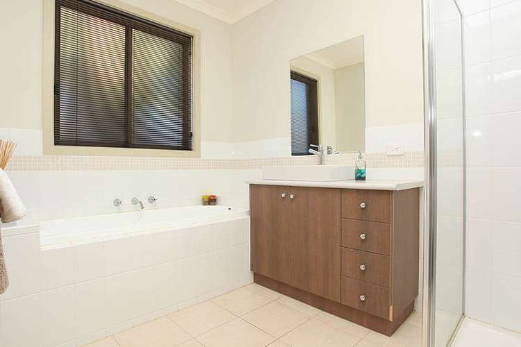 Fifth view of Homely house listing, 8 Finsbury Cl, Caroline Springs VIC 3023