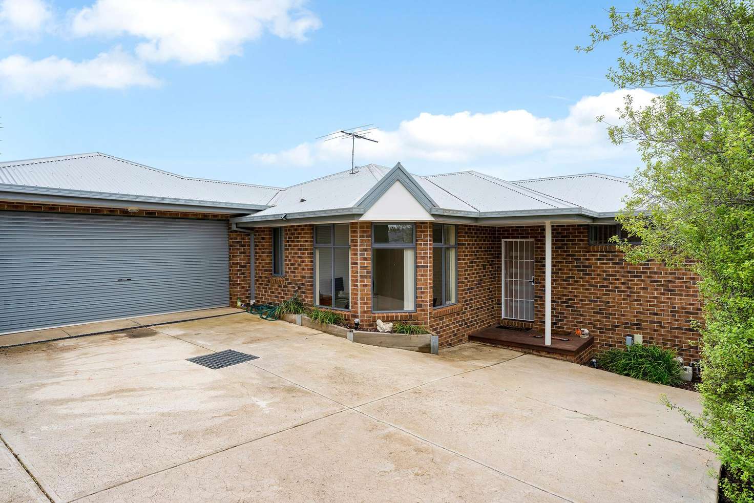 Main view of Homely unit listing, 2/10 Fredrick Street, Darley VIC 3340