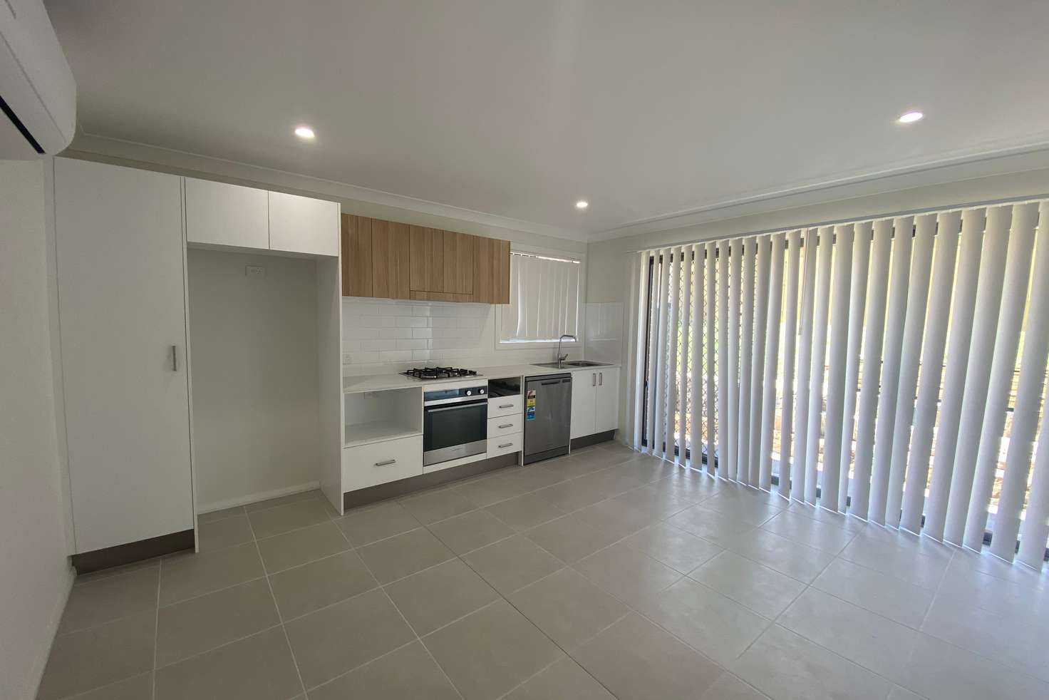 Main view of Homely unit listing, 2/36 Talleyrand Circuit, Greta NSW 2334