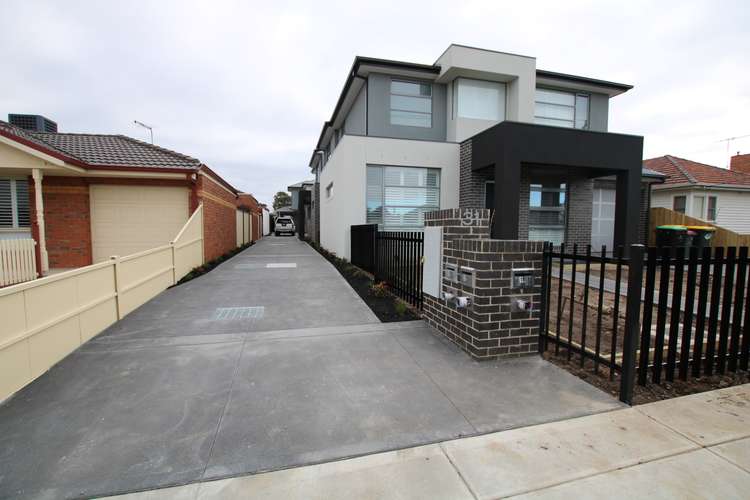 Main view of Homely townhouse listing, 2/31 Walters Avenue, Airport West VIC 3042
