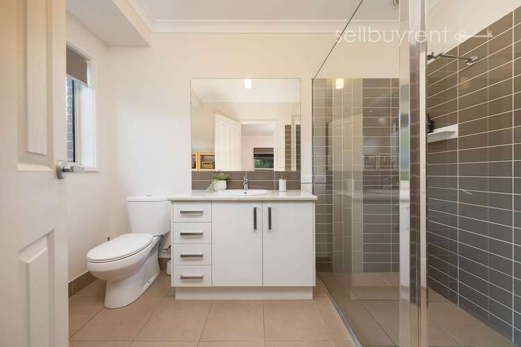 Fourth view of Homely house listing, 15 HEMLOCK COURT, Baranduda VIC 3691