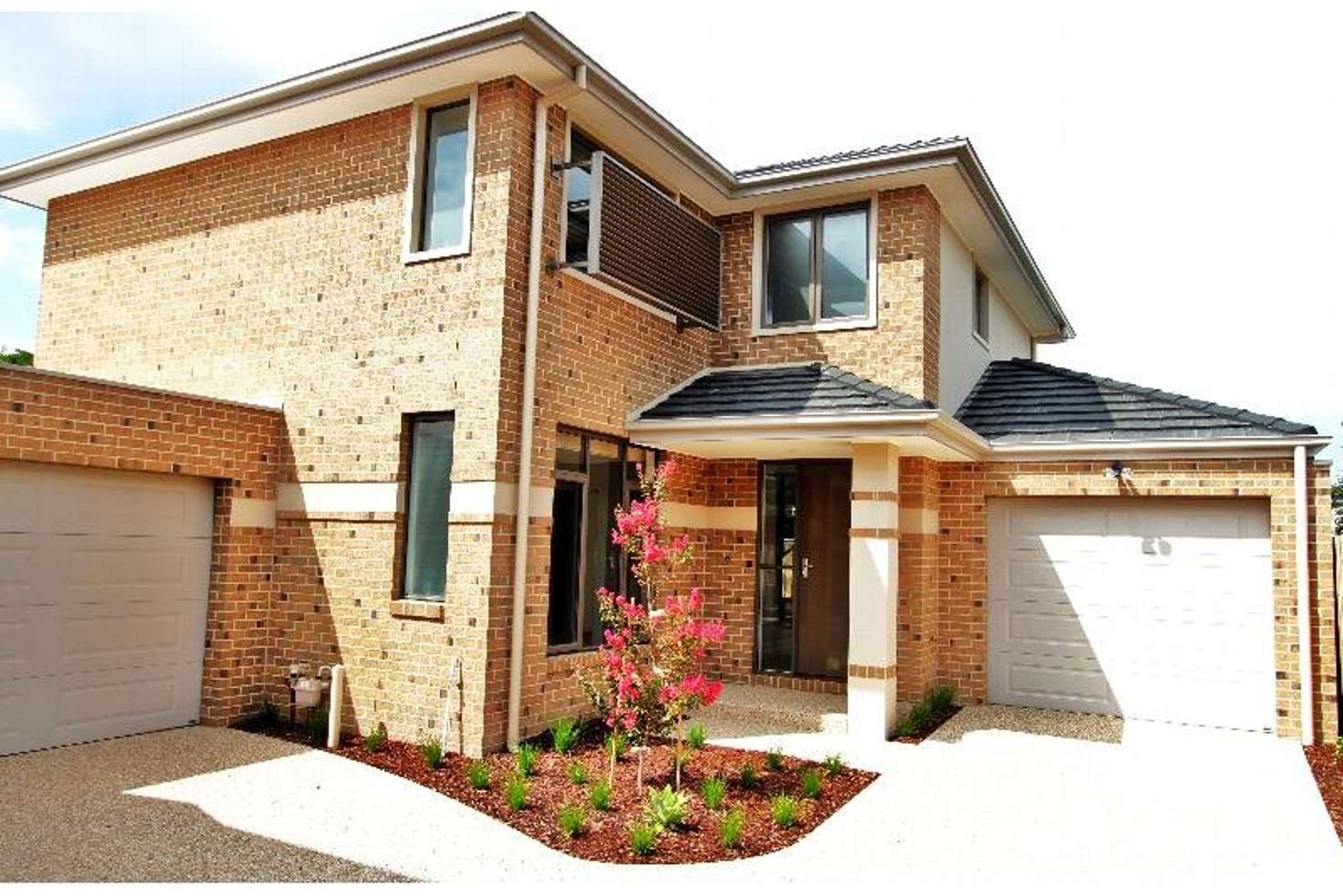 Main view of Homely townhouse listing, 2/22 Sumersett Avenue, Oakleigh South VIC 3167