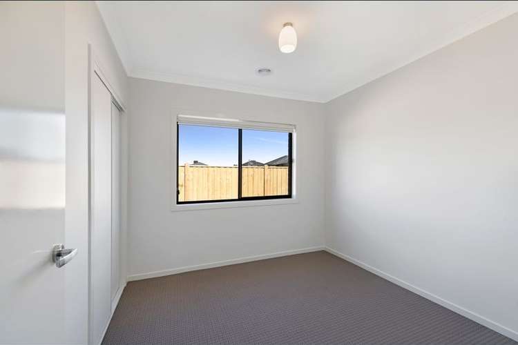 Fifth view of Homely house listing, 10 Fothergil Grove, Truganina VIC 3029