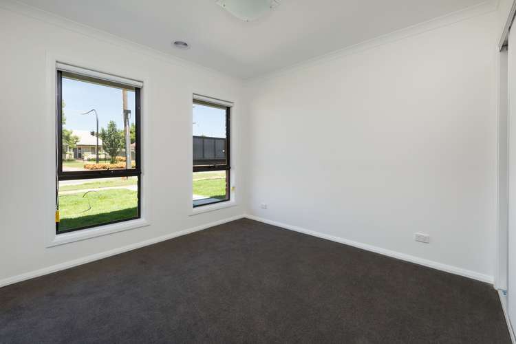 Fourth view of Homely house listing, 1/154 LAWRENCE STREET, Wodonga VIC 3690