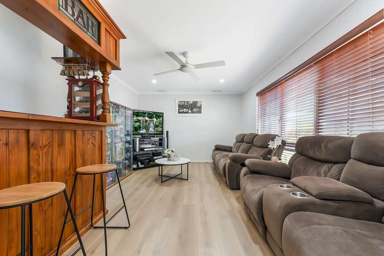 Fifth view of Homely house listing, 10 Maureen Close, Cranbourne West VIC 3977