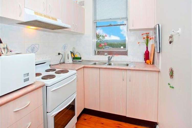Fifth view of Homely apartment listing, 2/37 Edward Street, North Wollongong NSW 2500