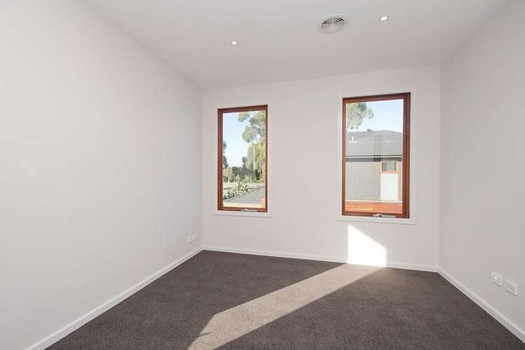 Fourth view of Homely townhouse listing, 2/62 Highett Road, Hampton VIC 3188