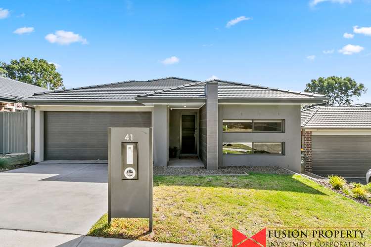 41 WILLIAM ROAD, Carrum Downs VIC 3201